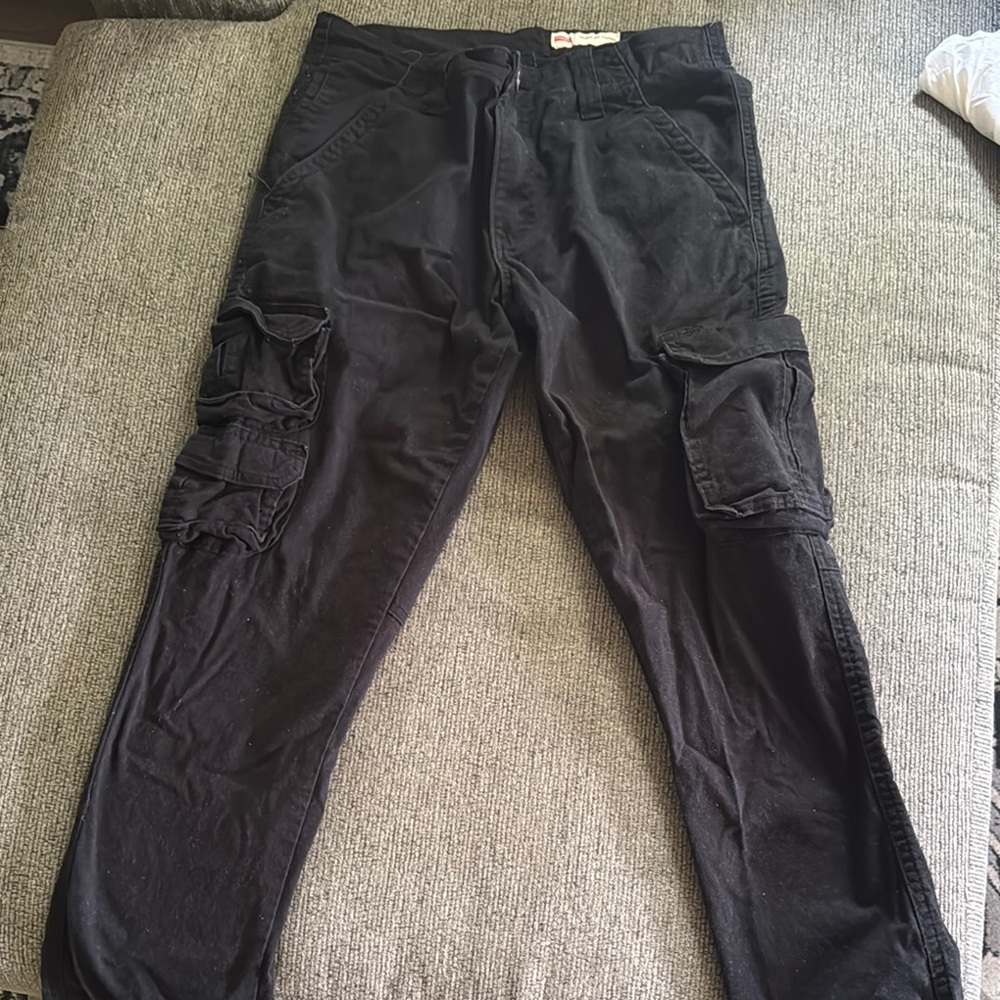 Wrangler Black Cargo Pants with Utility Design